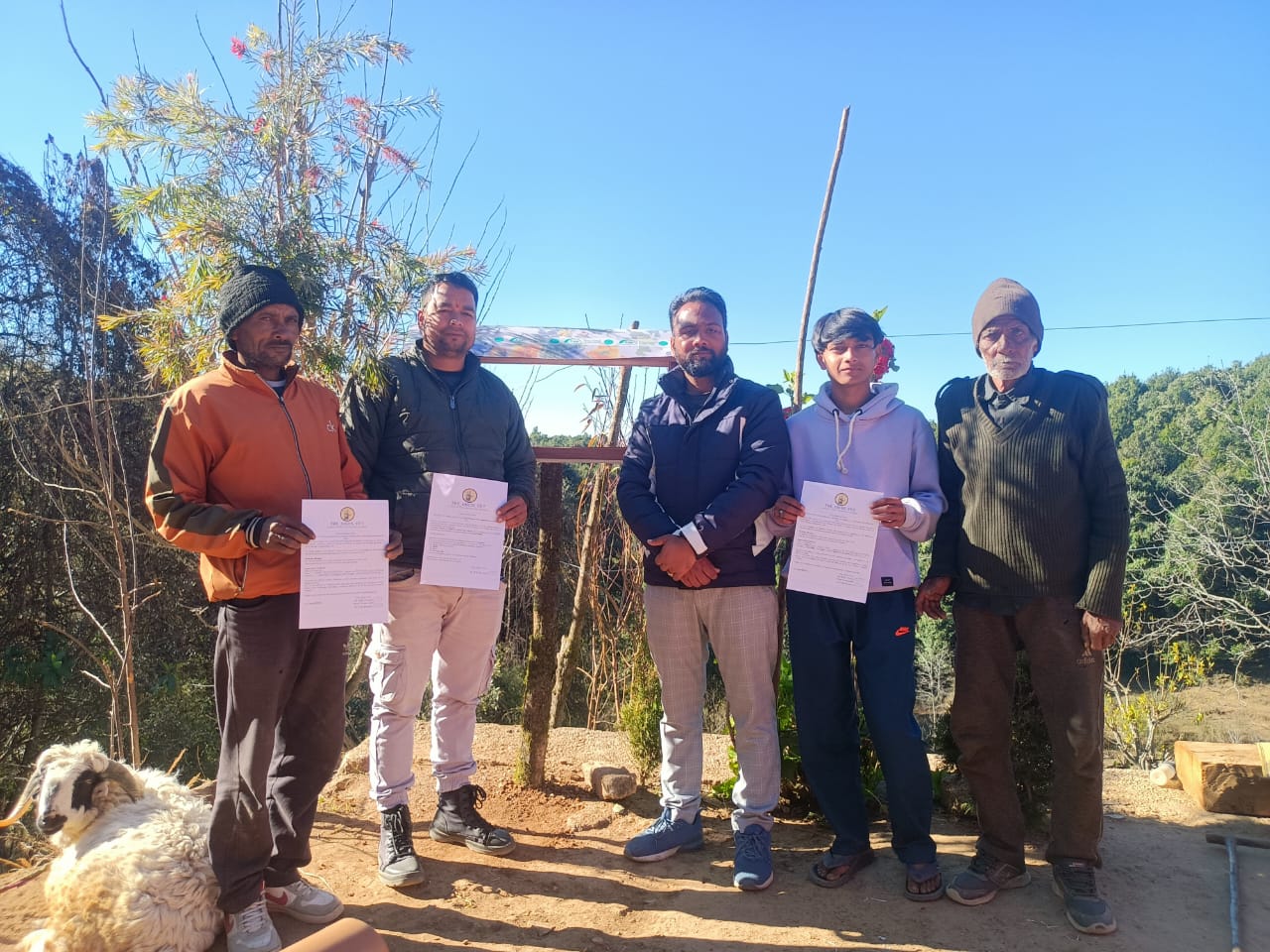 Feeding Station - Saurlekh